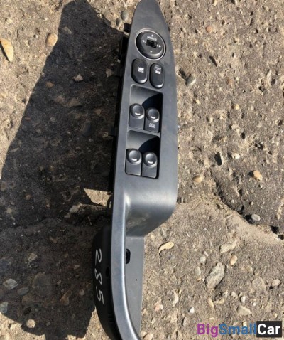 Блок управления стеклоподъемниками Hyundai i30 - купить Санкт-Петербурге