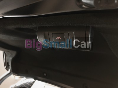 Автоматический доводчик багажника на Volkswagen CrossGolf - купить Санкт-Петербурге